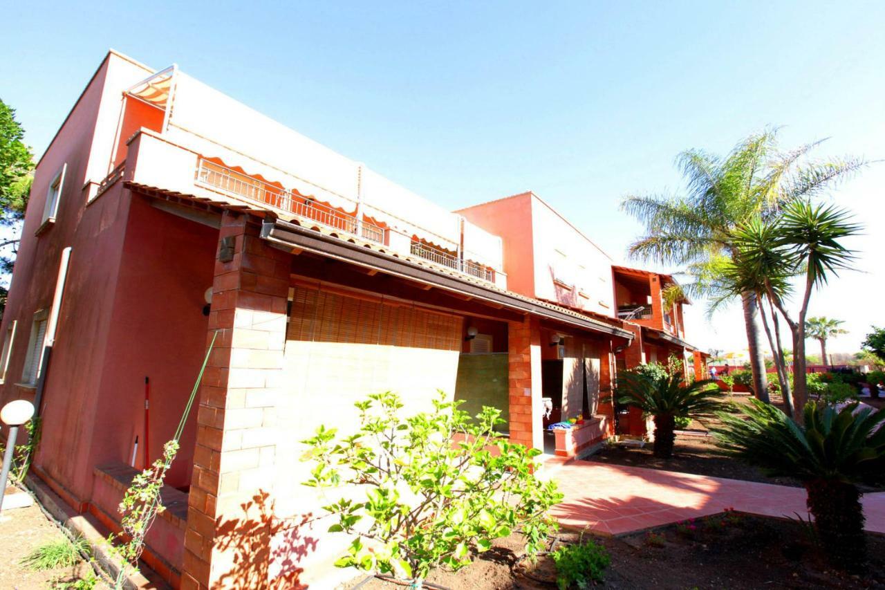 Residence Del Mare Casesicule Santa Maria del Focallo Exterior foto